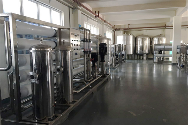 怎樣挑選大型養豬場凈水器廠家？