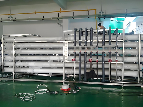 去離子水設(shè)備多少錢一套？工業(yè)場景下價格背后的深層解析